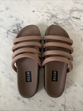 Roam Quattro Slip On Sandals